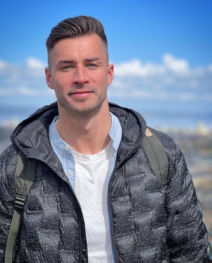  49866733  Dammenhainja, 45 ,    Frankfurt Am Main