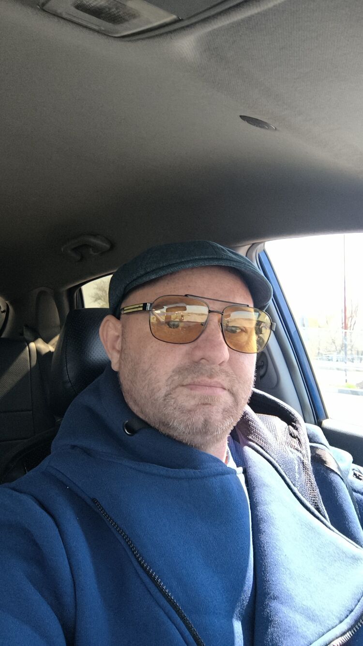  53112863  Alexander, 42 ,    