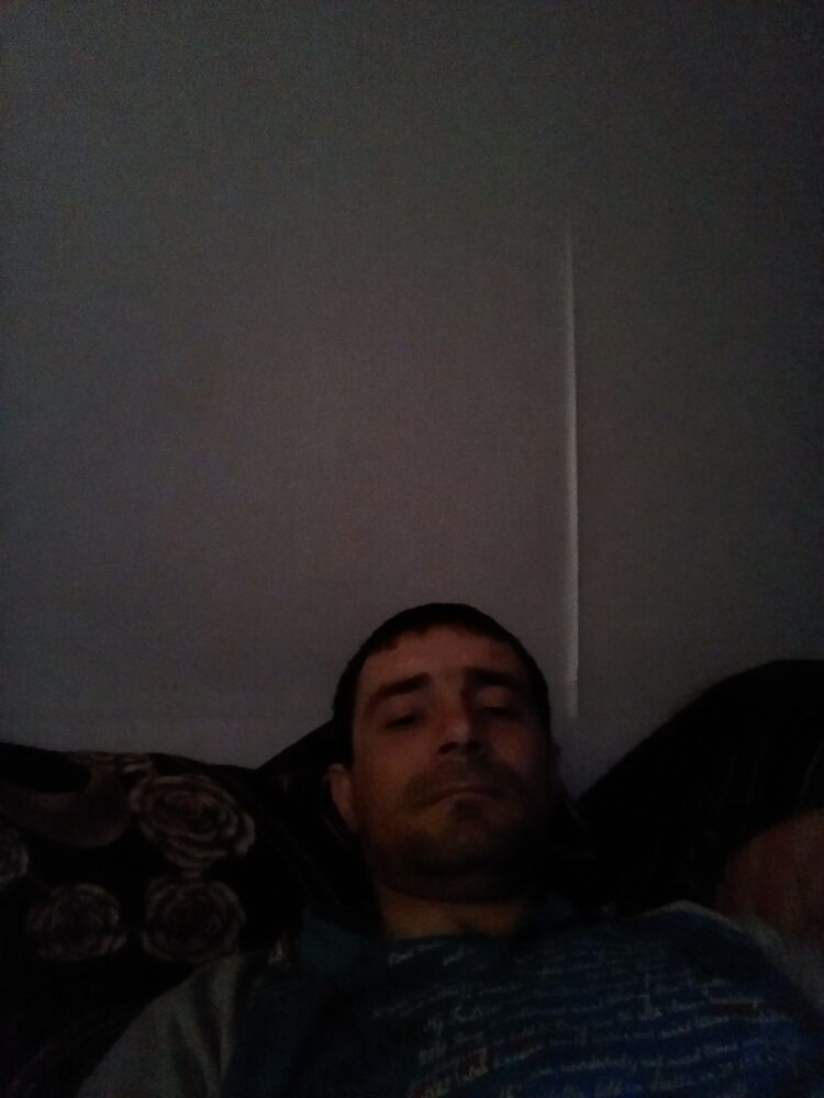  12970623  Viktor, 44 ,    