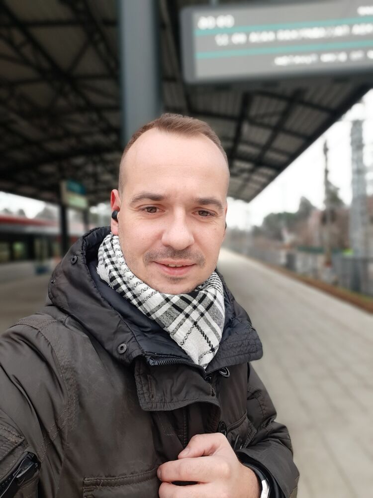  46908703  , 37 ,    