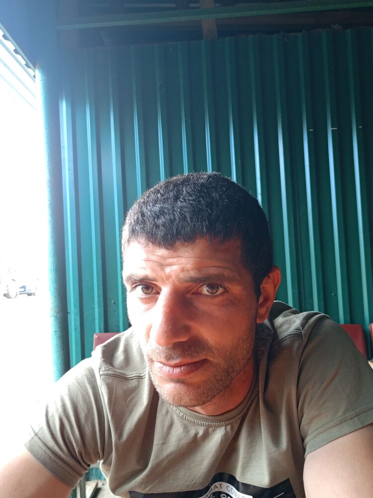 43615683  Xarib, 31 ,    