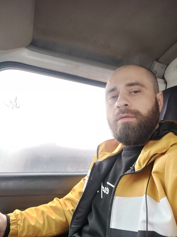  33797333  Vladimir, 33 ,    