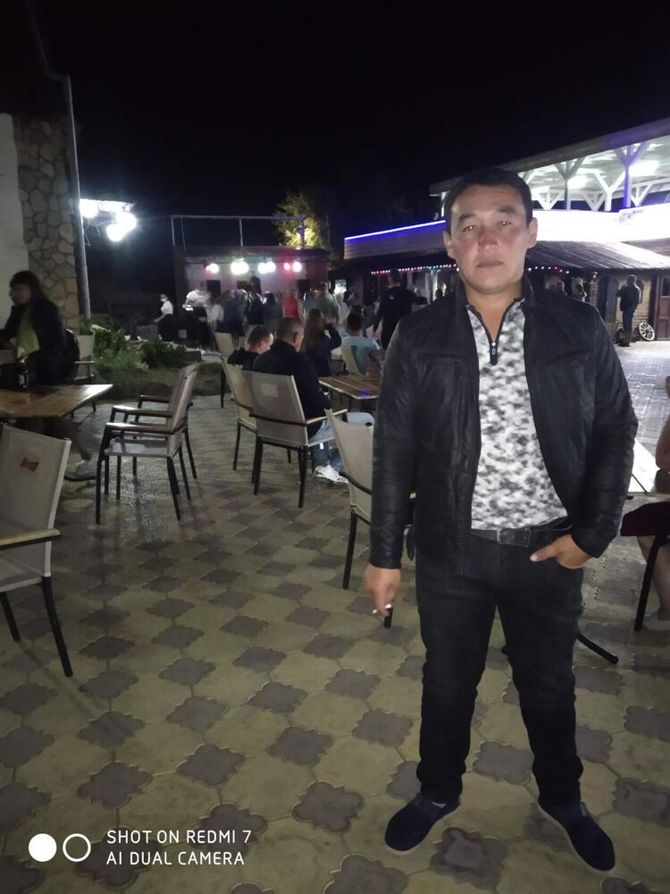  ,   Ali, 28 ,   ,   