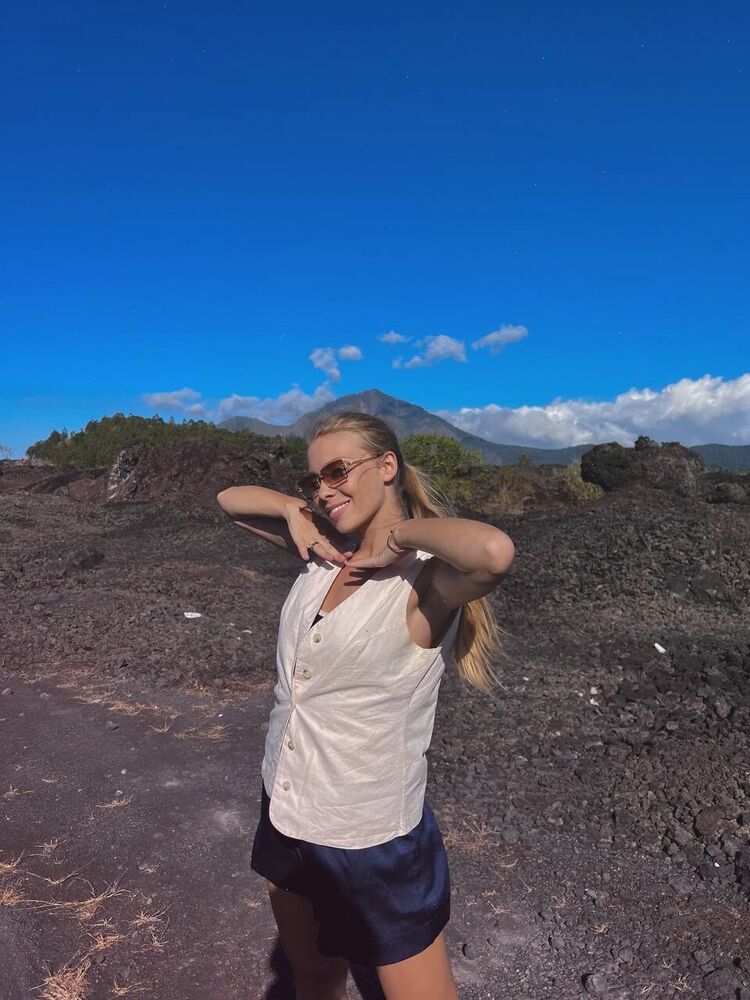  52232133  , 27 ,    -