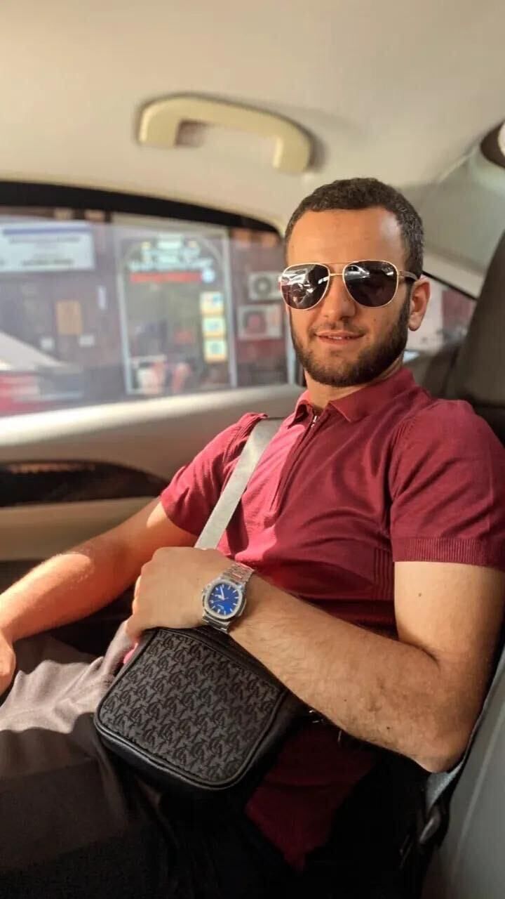  54524893  Vahe, 29 ,    