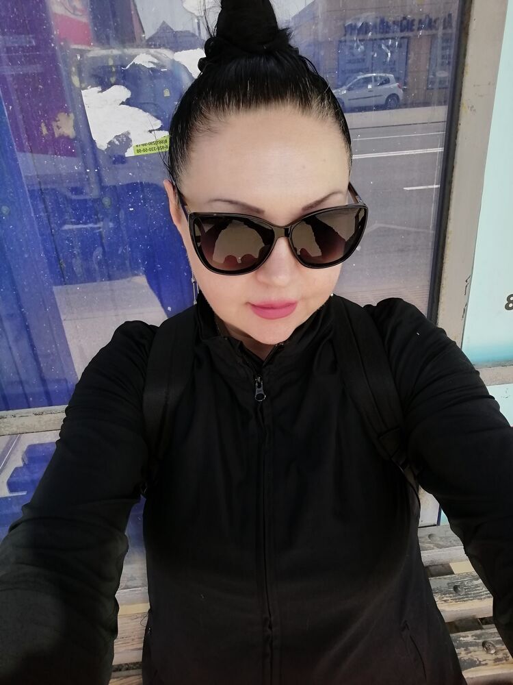  36967313  Vika, 40 ,    