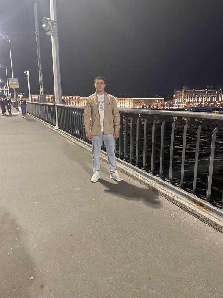  53848473  , 22 ,    -