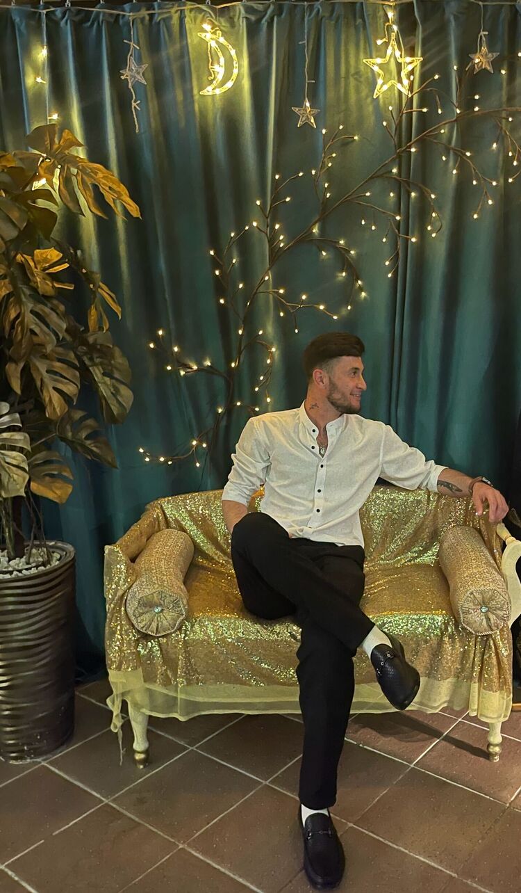  53741783   , 26 ,    --