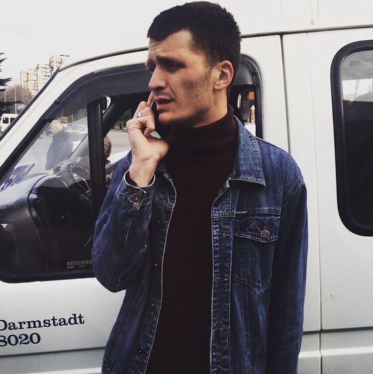  ,   Vako, 28 ,   ,   