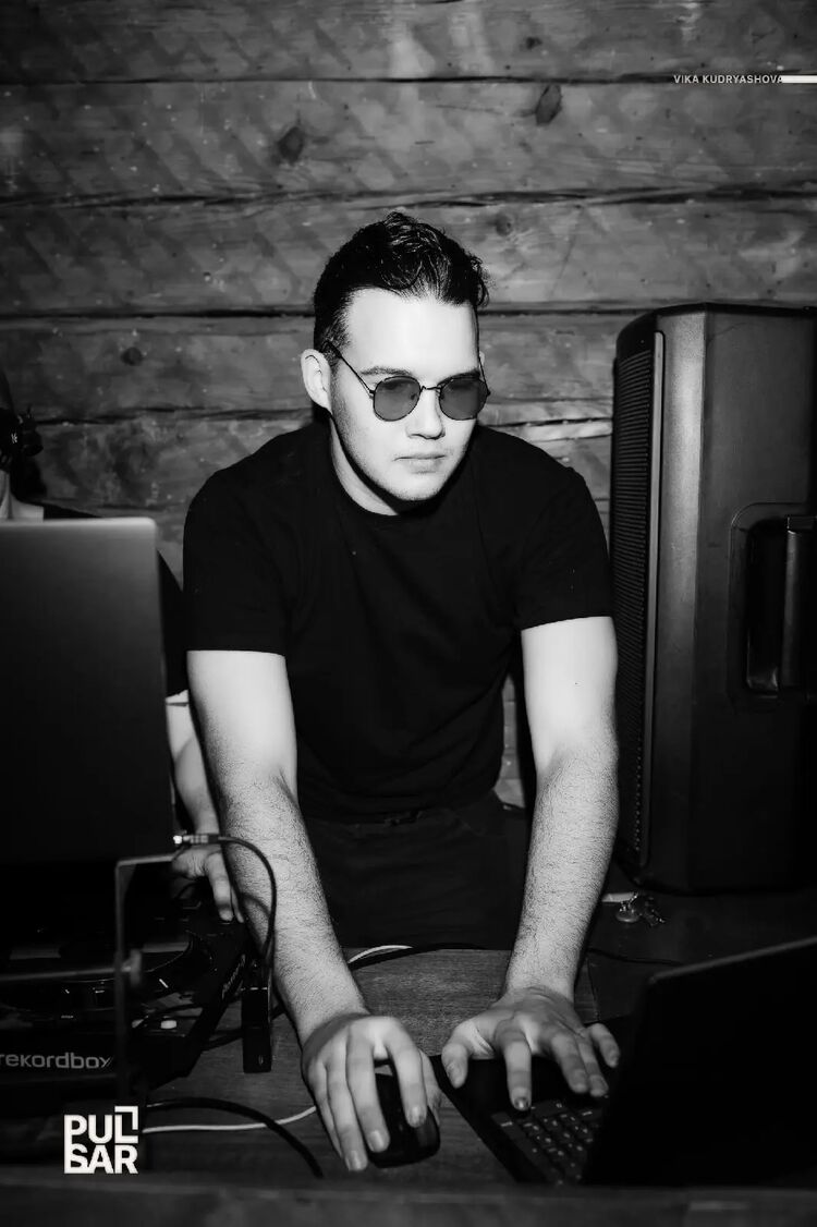  ,   Kirill, 25 ,   ,   , c , 