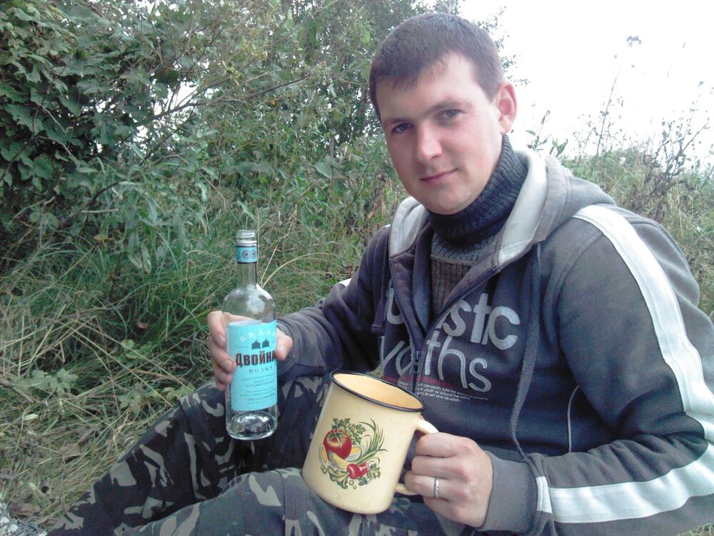  ,   Artem, 38 ,   