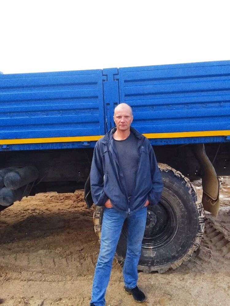  38222803  Andrey, 48 ,    