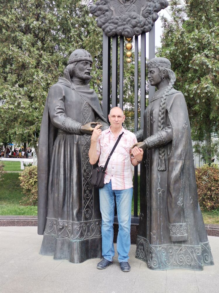  --,   Oleg, 64 ,     , c 