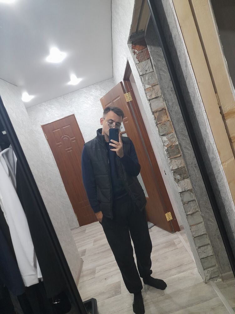  52923563  Artur, 25 ,    
