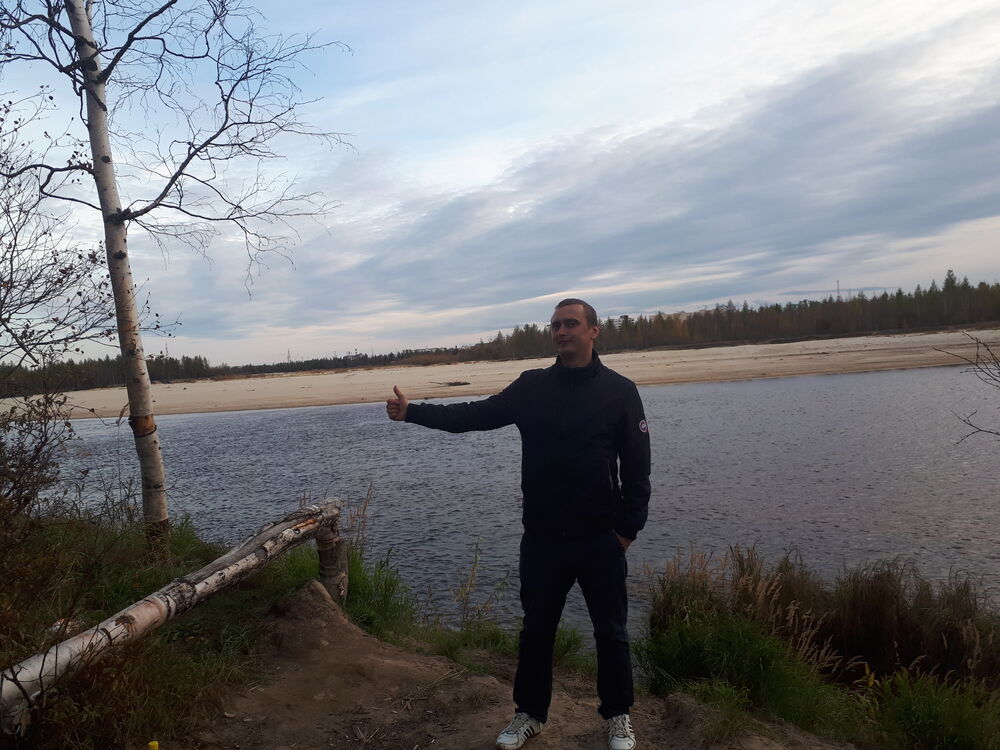  39473673  Viktor, 35 ,    