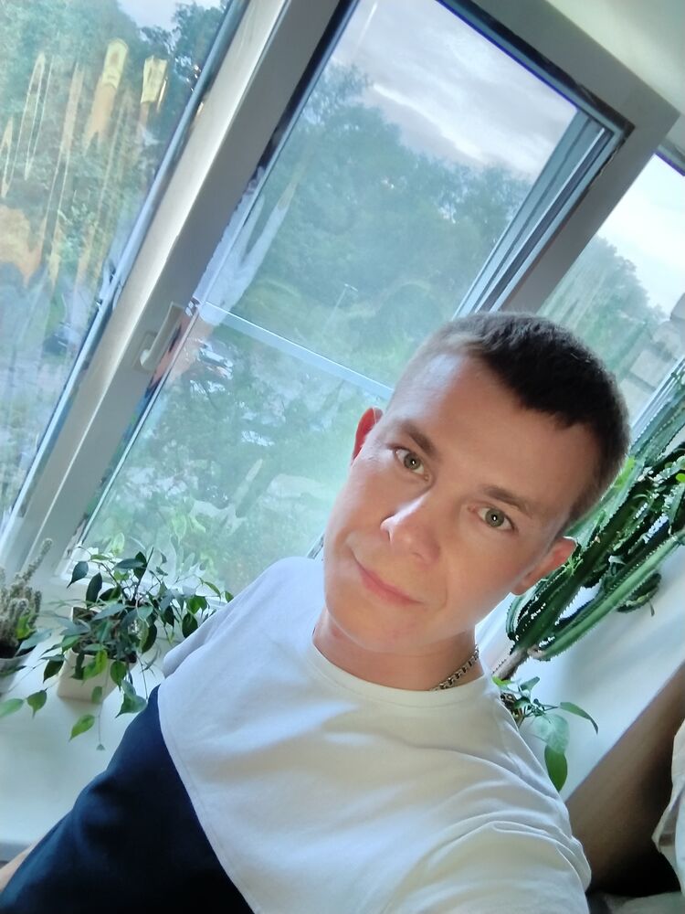  44363353  , 37 ,    -