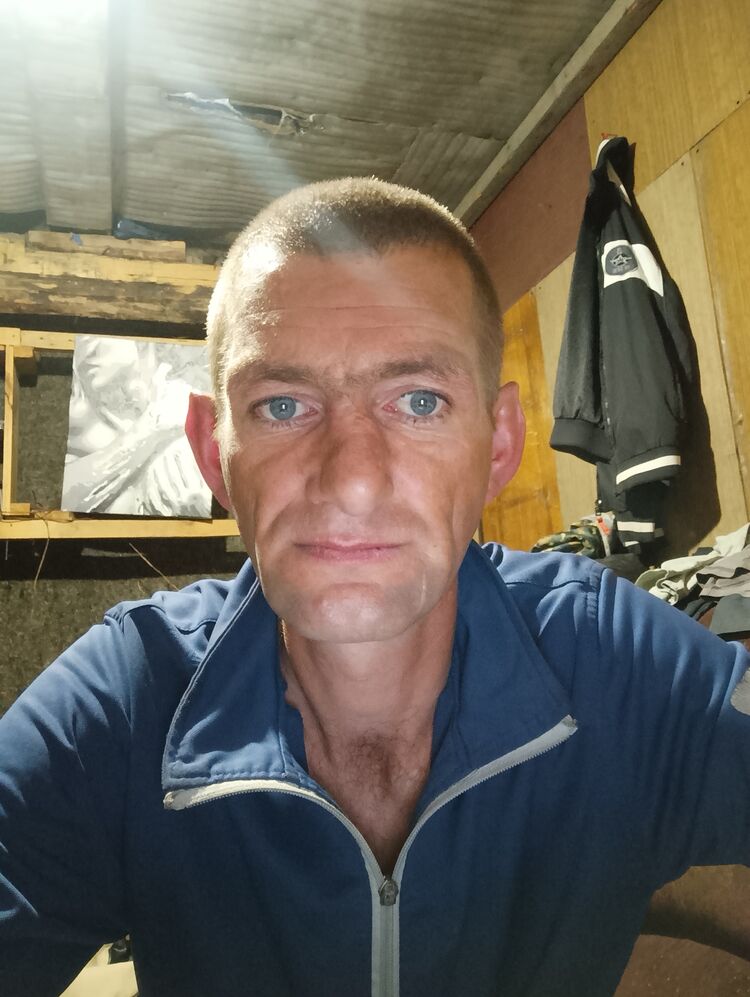  27328873  Vladimir, 42 ,    