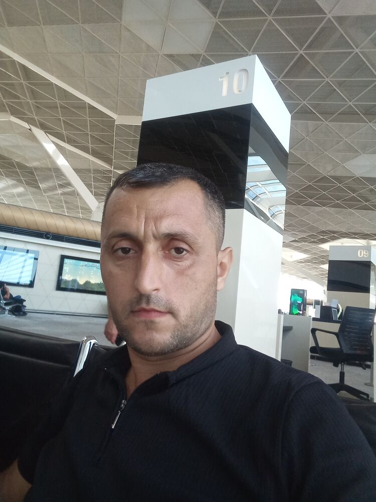  47024933  Arazqurbanov, 40 ,    