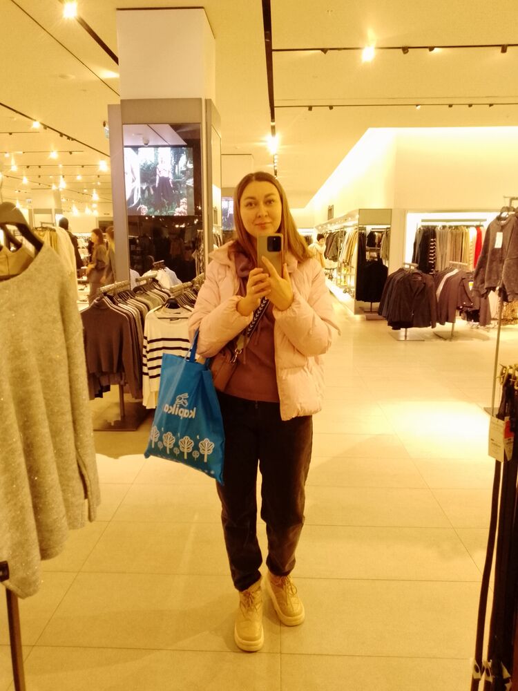  48426883  Elvira, 36 ,    