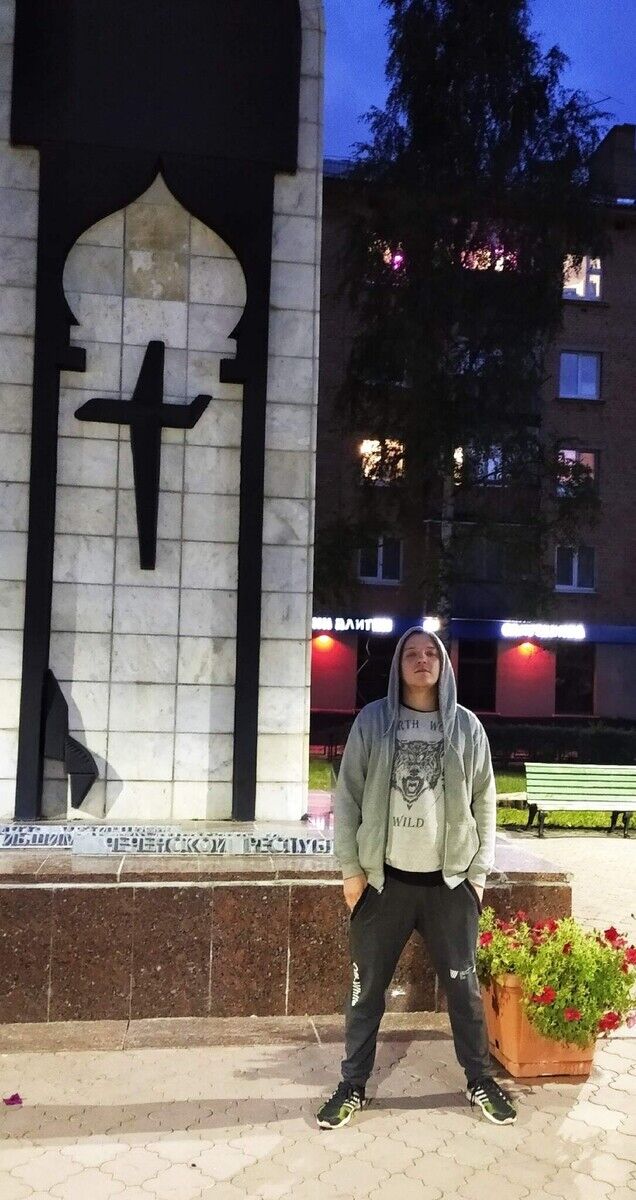  ,   Alex, 31 ,   ,   , c 