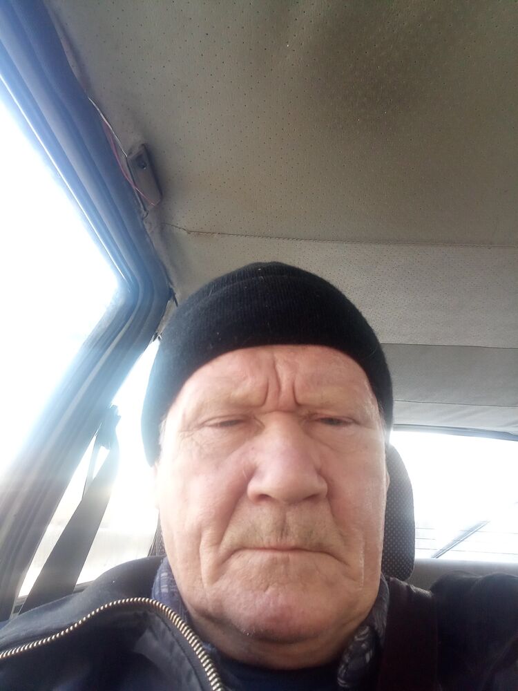  ,   Viktor, 63 ,   c 