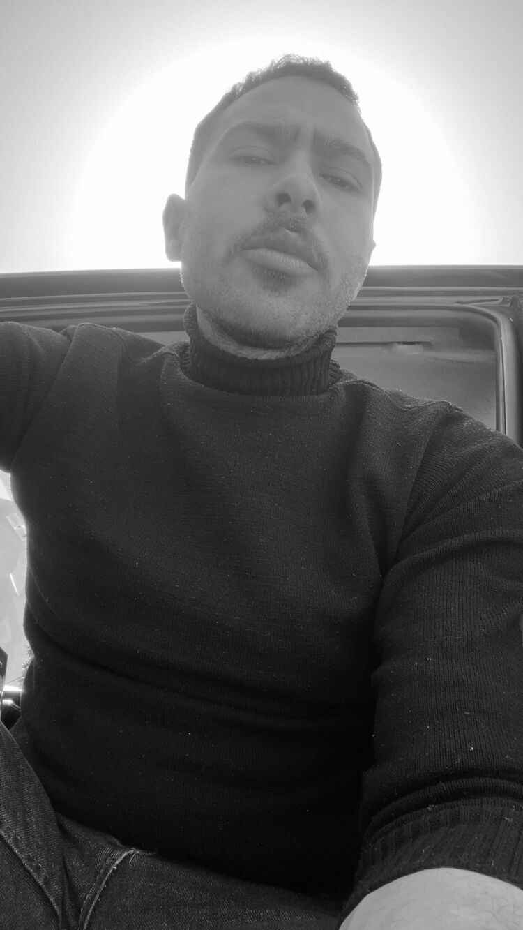  32969633  Ahmed, 32 ,    