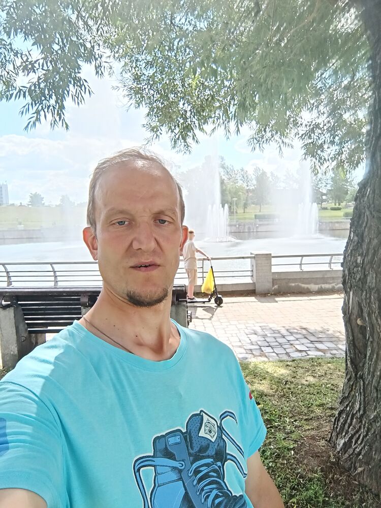  ,   Andrei, 44 ,   ,   , c 