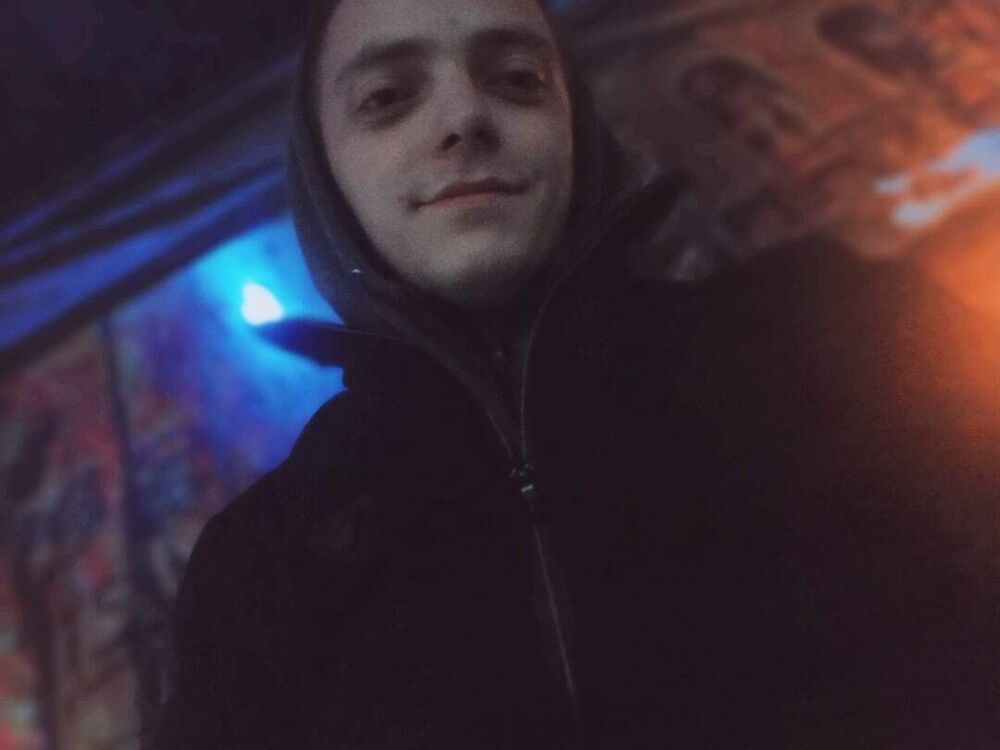  30056243  Dima, 24 ,    