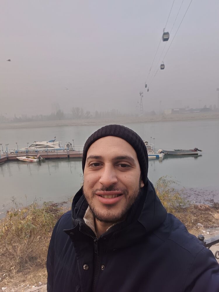  54688053  Ahmed, 27 ,    