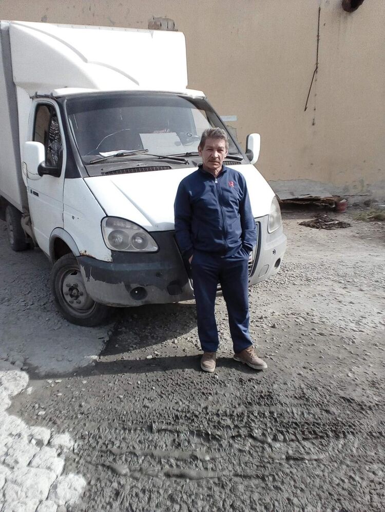  ,   Oleg, 60 ,  