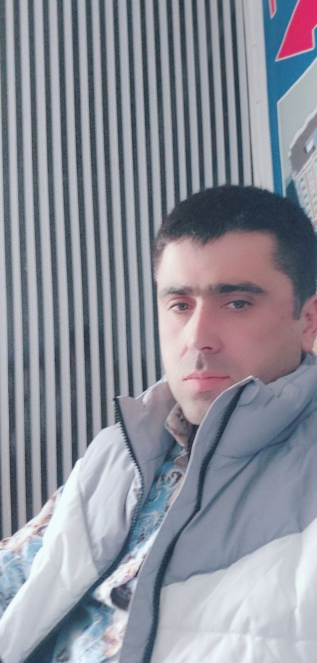  33806843  Musab, 35 ,    