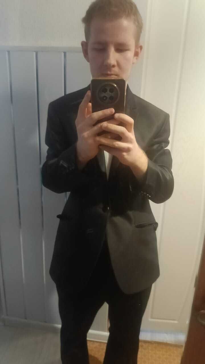  52883683  , 25 ,    