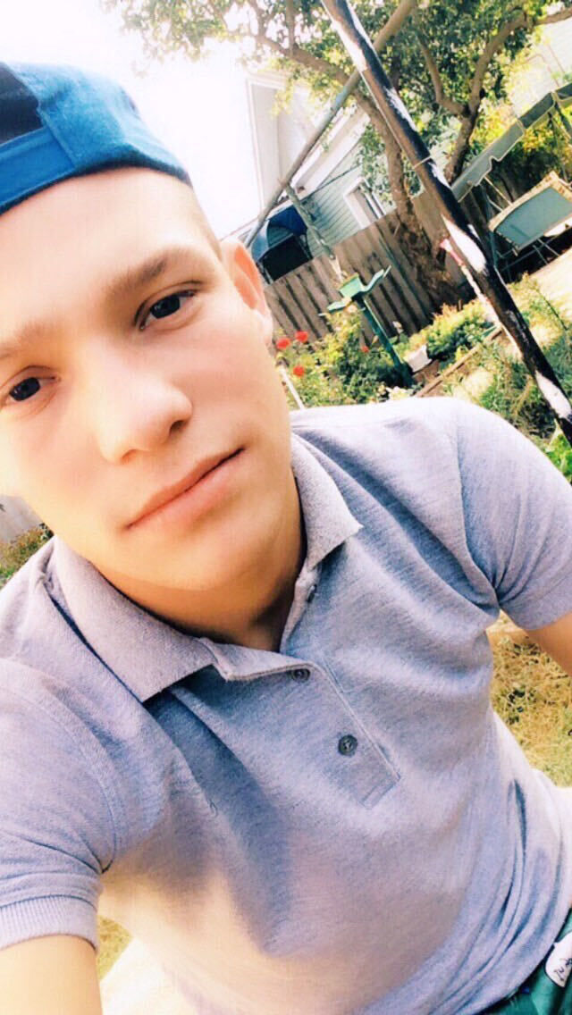  ,   Viktor, 26 ,   ,   