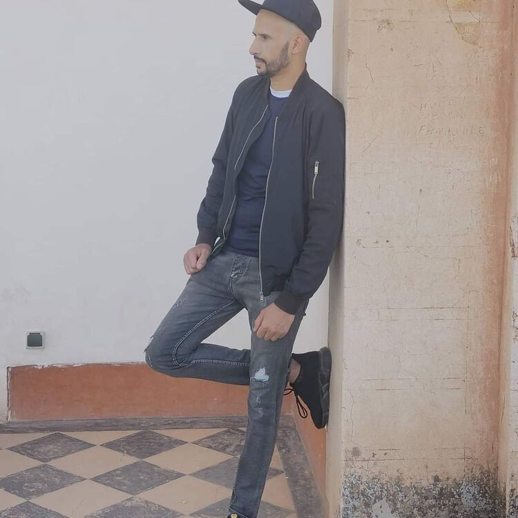  36548693  Younes, 31 ,    -