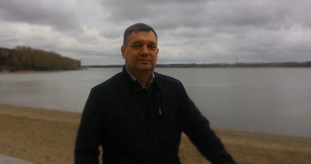  54386933  Ruslam, 48 ,    