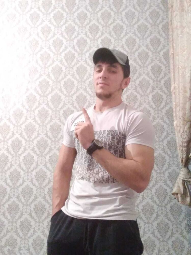  40405073  Khan, 27 ,    