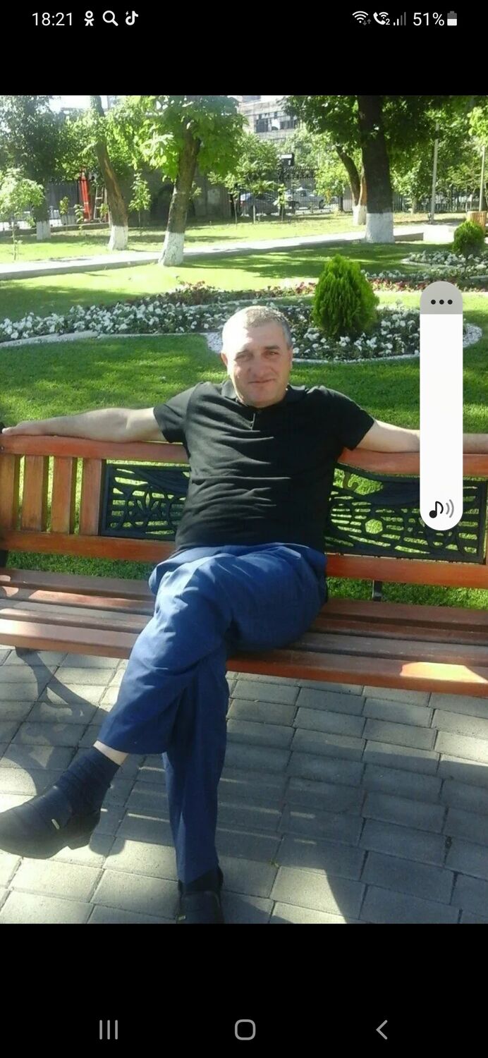  43809593  Garik, 47 ,    