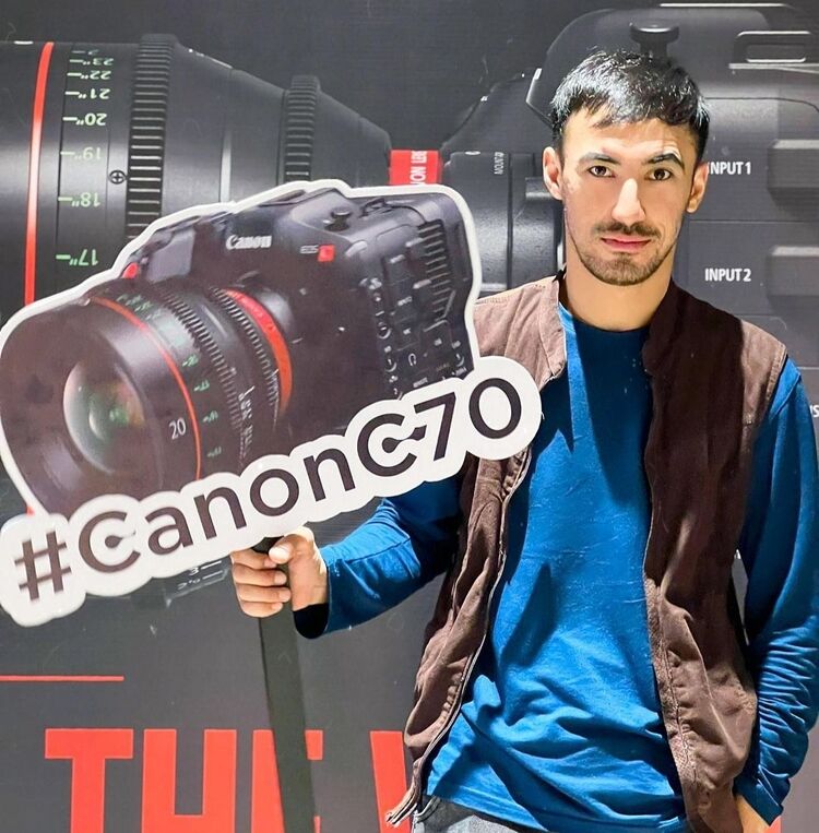  31416093  Ilyos, 30 ,    