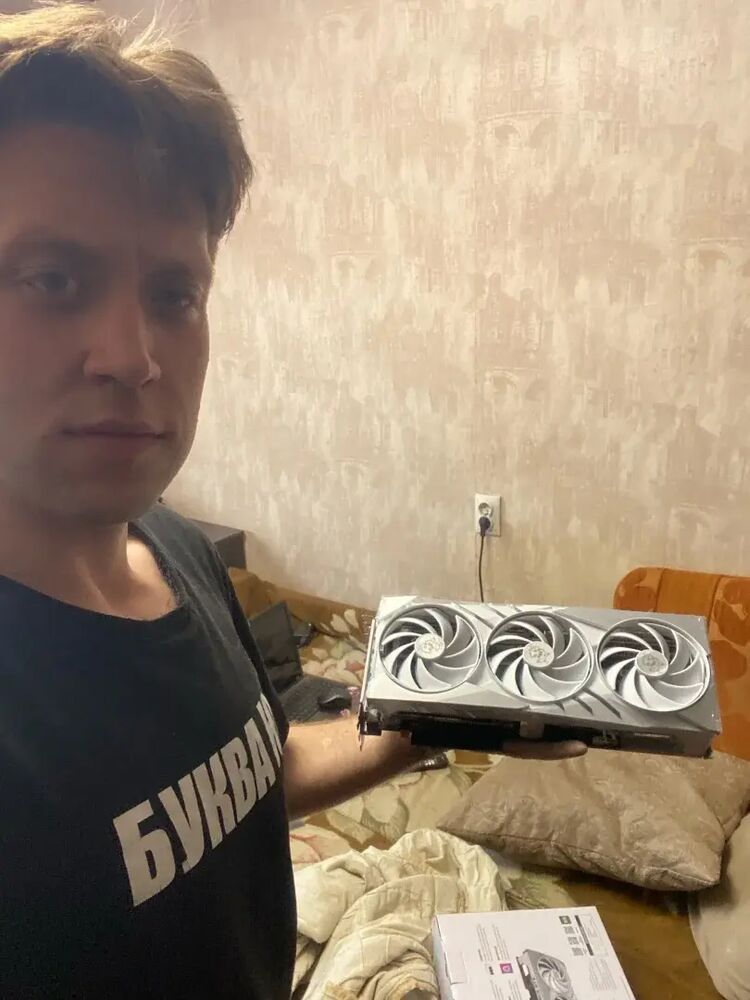  52832293  , 28 ,    