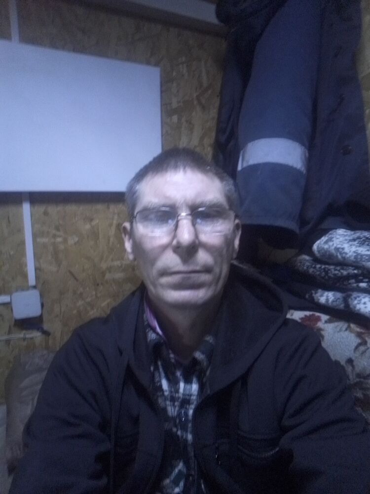  24722903  Yrok, 51 ,    -
