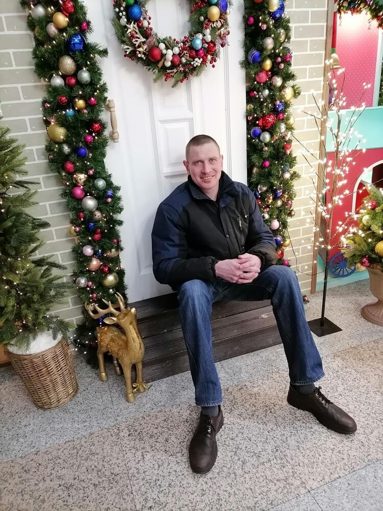  ,   Nikolay, 39 ,   ,   