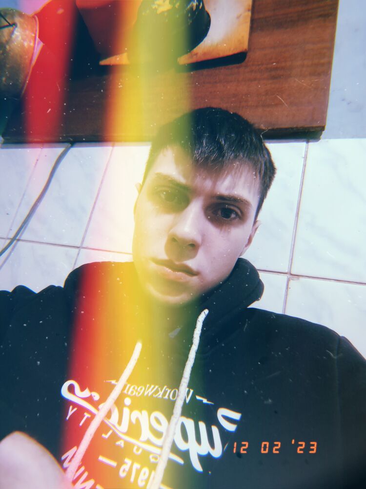  32583703  , 21 ,    