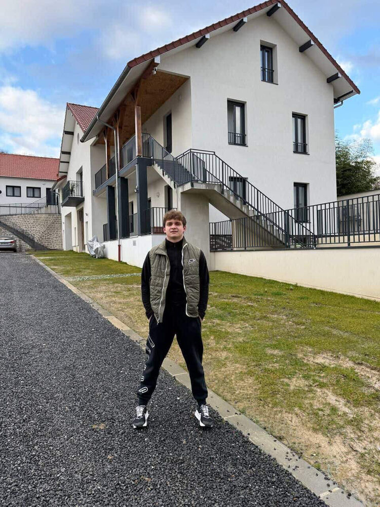 ���� 55851143 ����� Iura, 22 ����, ���� ���������� � �������