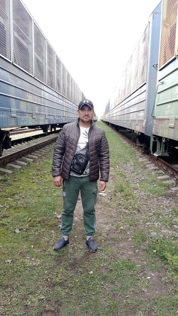  30500243  , 37 ,    