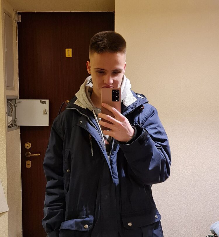 -,   , 22 ,   