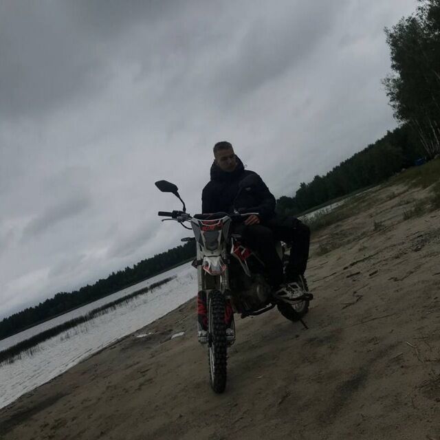  52915693  , 18 ,    