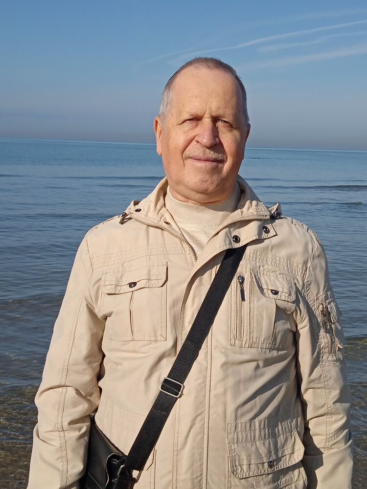  38401263  Vladimir, 68 ,    