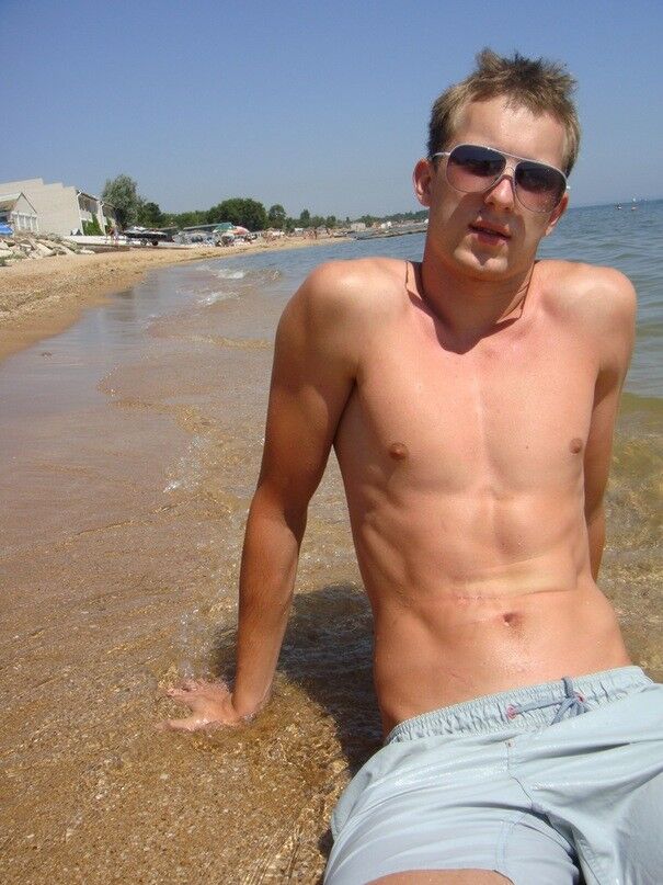  7863673  Roman, 35 ,    