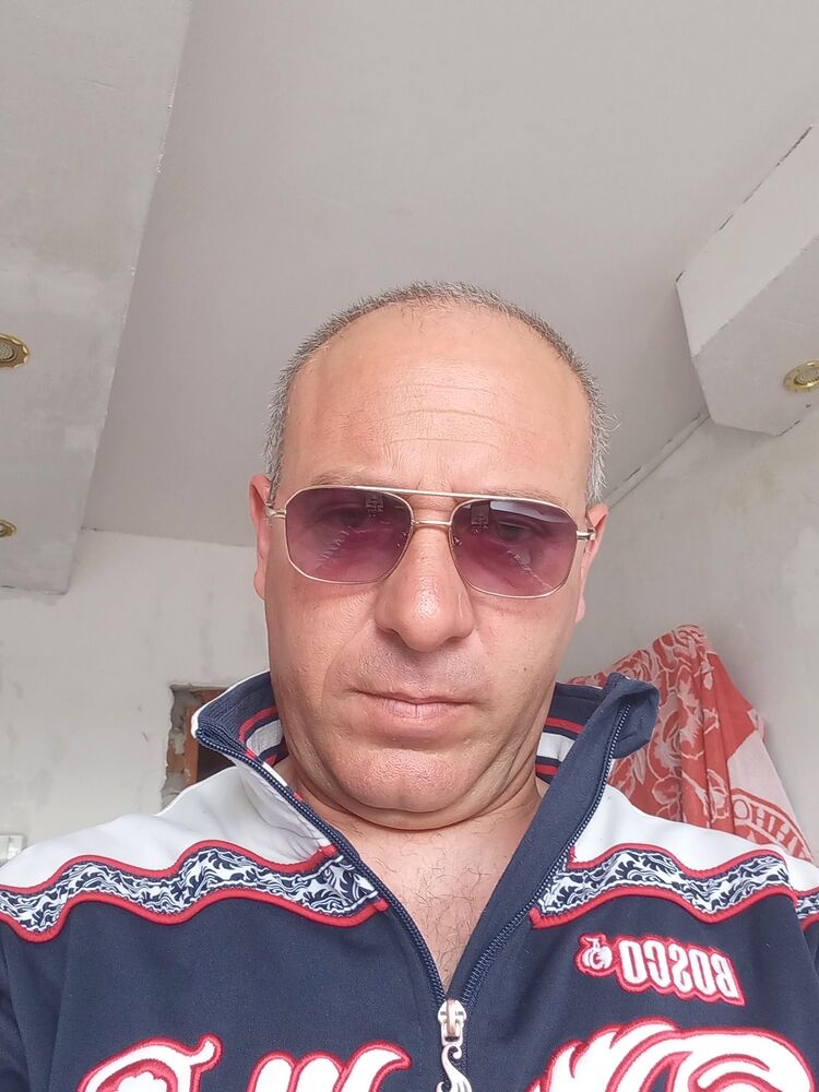  42319273  Artur, 47 ,     