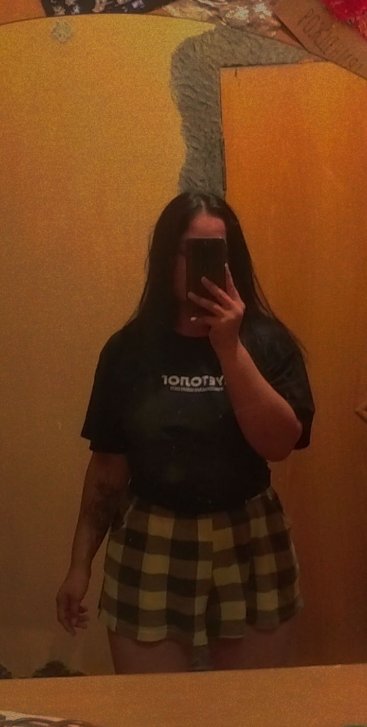  ,   Regina, 22 ,     , c , 